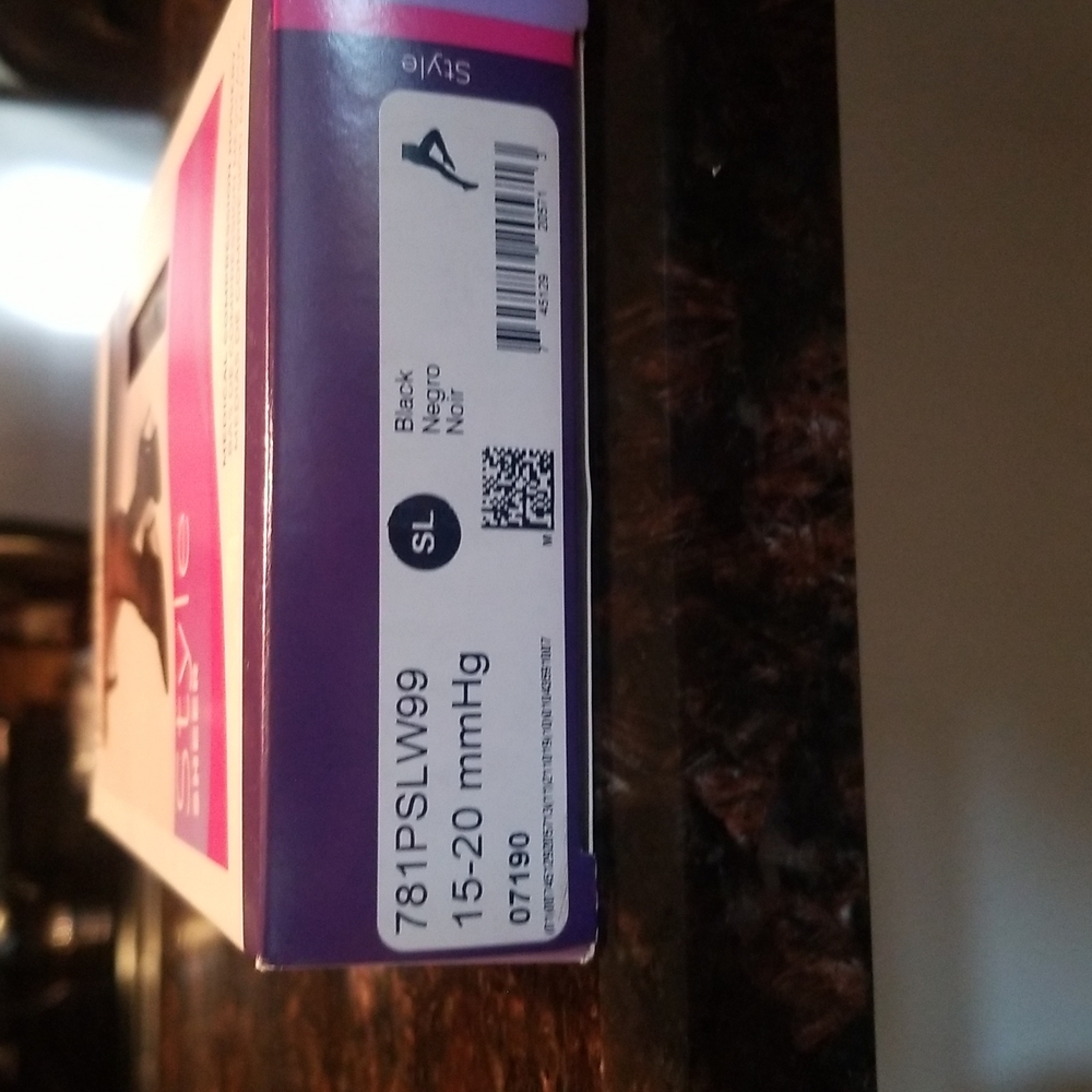 Sigvaris Compression Sheer Pantyhose - Picture 4 of 4